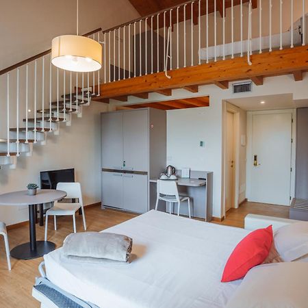 Hotel Garda Relais Castelnuovo del Garda Esterno foto