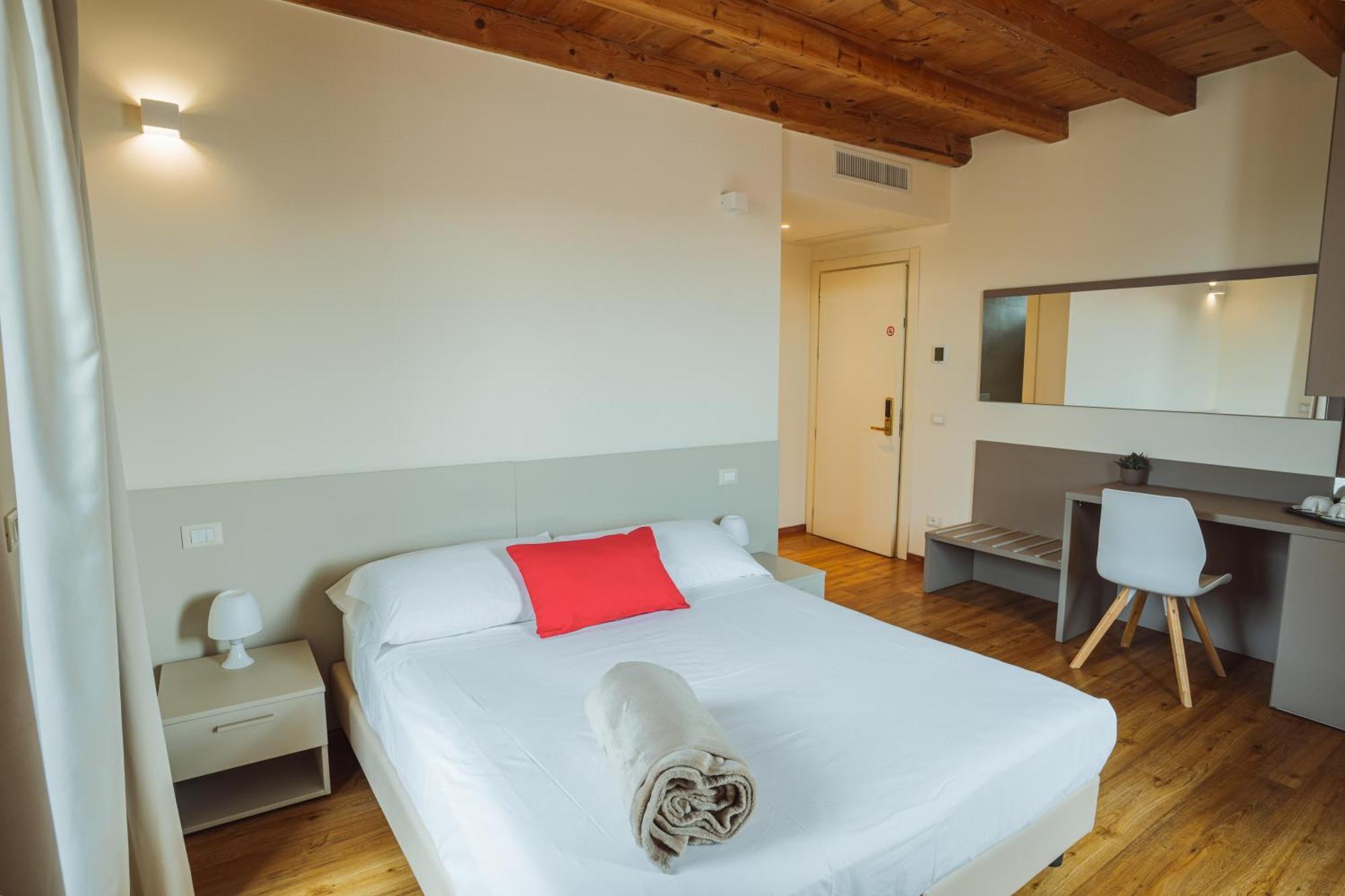 Hotel Garda Relais Castelnuovo del Garda Esterno foto