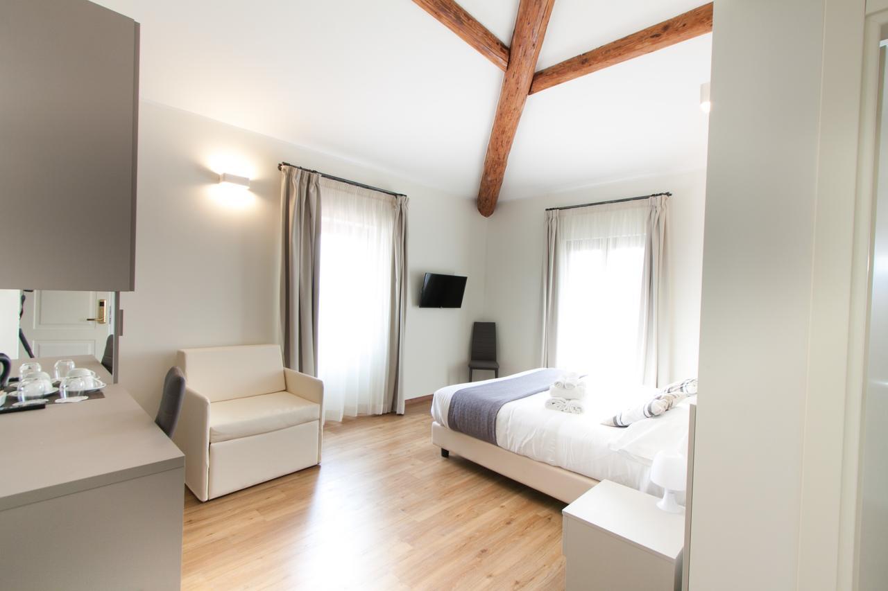 Hotel Garda Relais Castelnuovo del Garda Esterno foto
