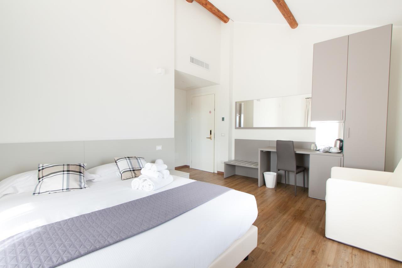 Hotel Garda Relais Castelnuovo del Garda Esterno foto